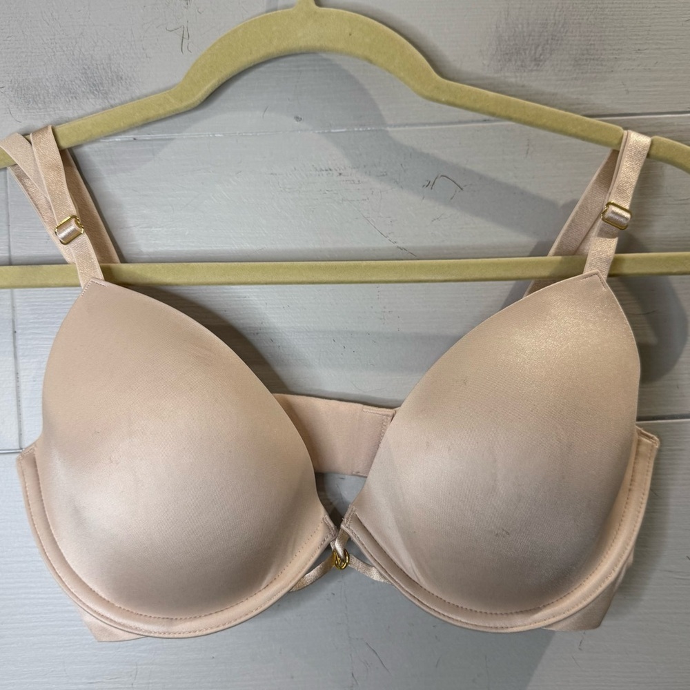 Victoria’s Secret Very Sexy Low Cut Demi Elegant Cream Women's Bra Size 32DD